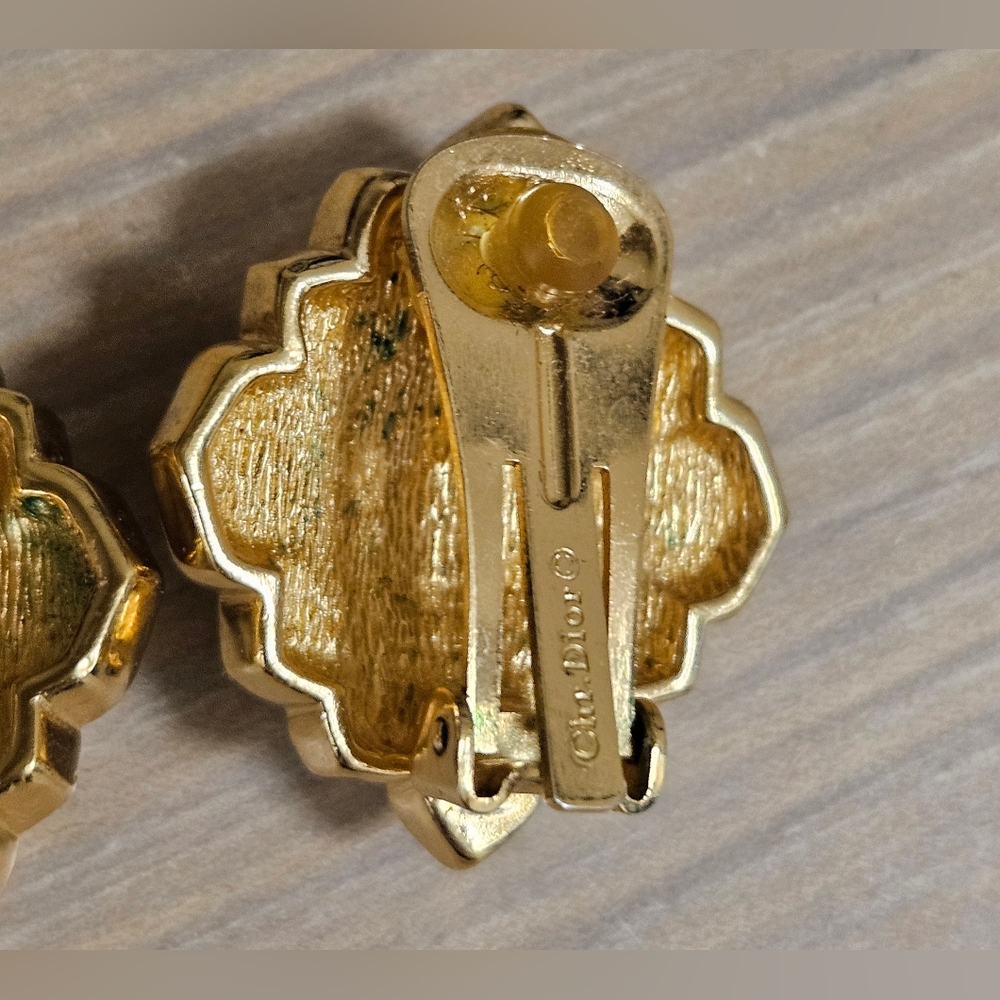 Christian Dior Vintage Oval Faux Pearl Rhinestone Gold Tone Clip On Earrings - Picture 4 of 9